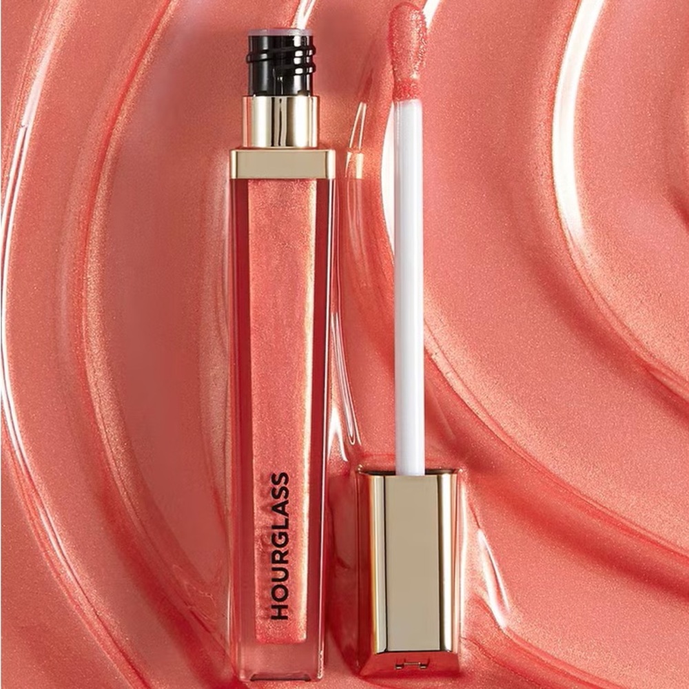 “Solar” HOURGLASS Unreal High Shine Volumizing Lip Gloss